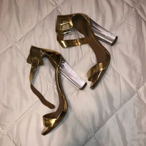 Gold Steve Madden heel